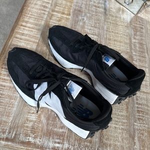 New Balance 327